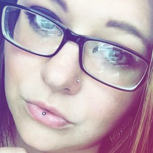 Meet your Posher, Crystal